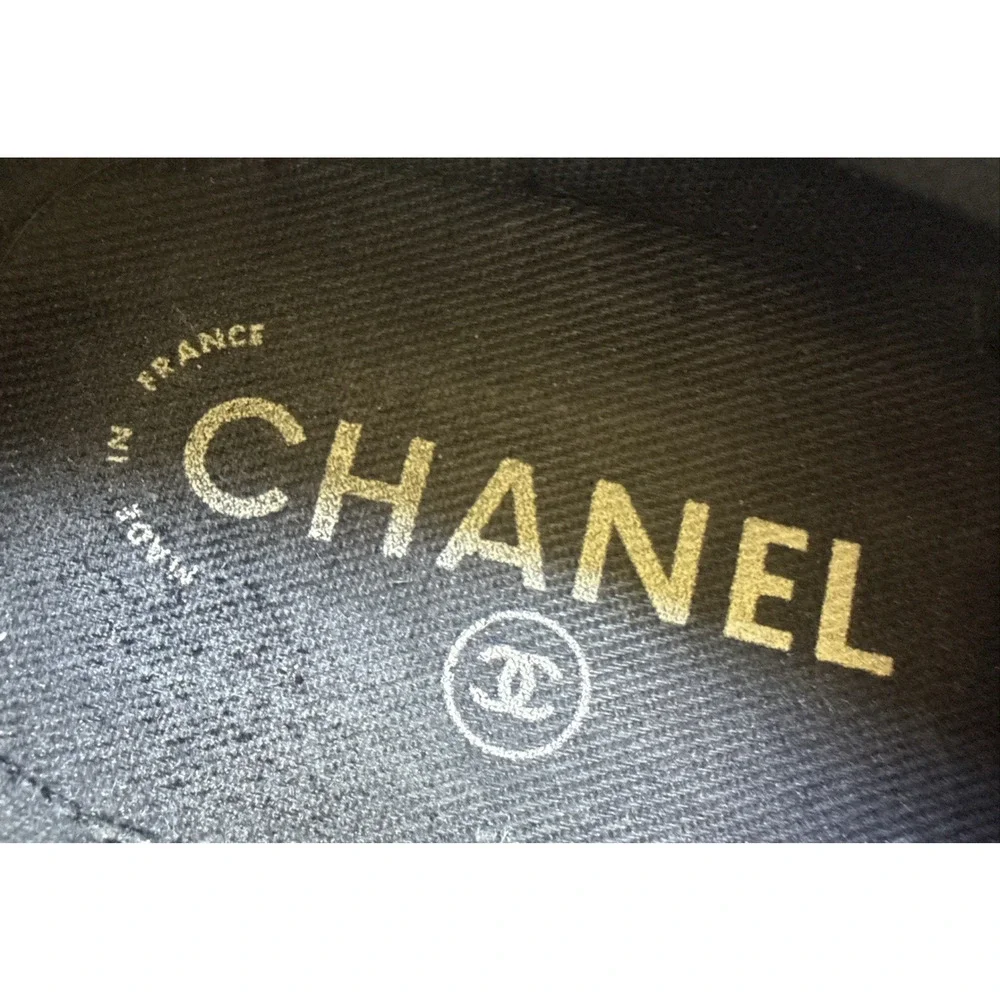 CHANEL authentic cc